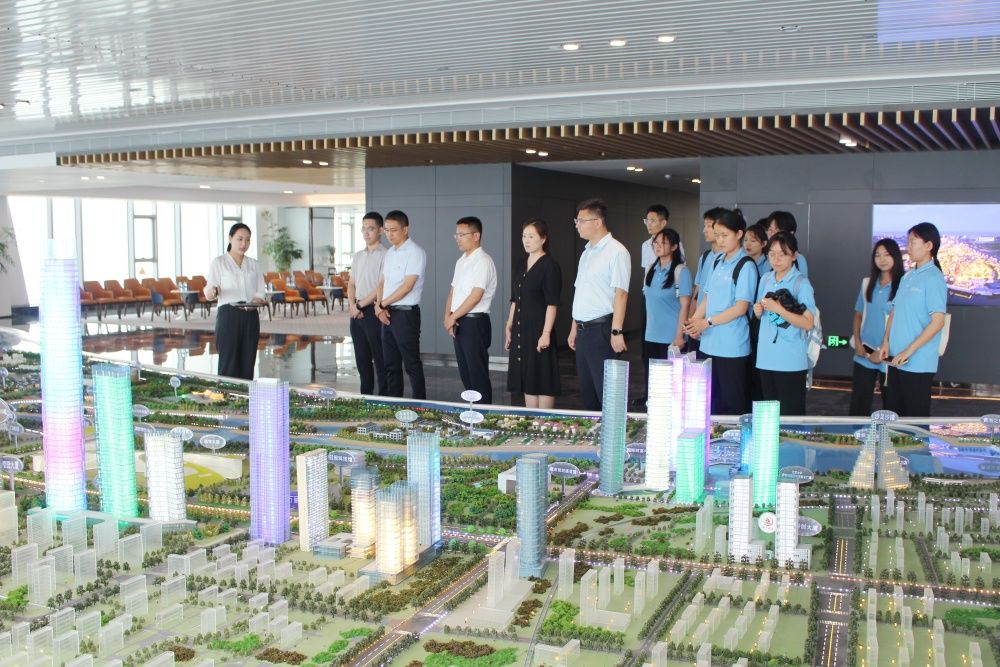 5-1-参观_副本.jpg